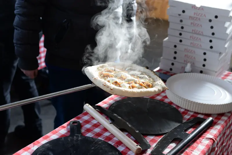 Frische Pizza Marinos